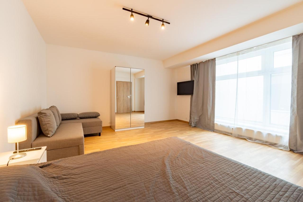 Brand New Two Room Apartment #26 With Free Secure Parking Close To Center Praga Esterno foto